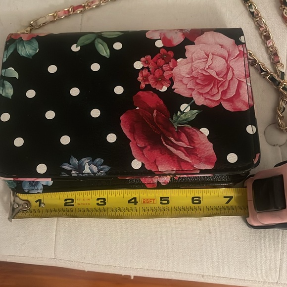 EUC Floral Chain Strap Purse/Clutch - Picture 5 of 6